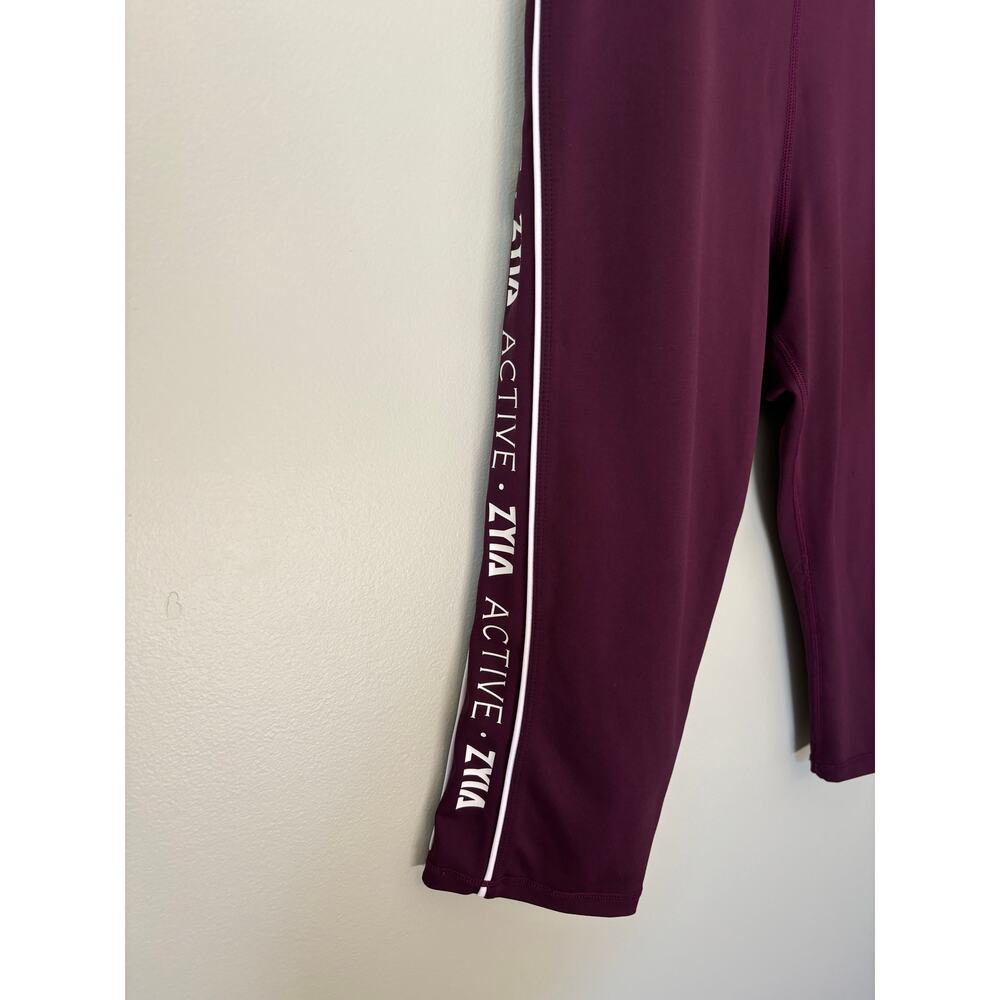 Zyia Purple Cropped Athletic Leggings Size 16-18 - Picture 3 of 8